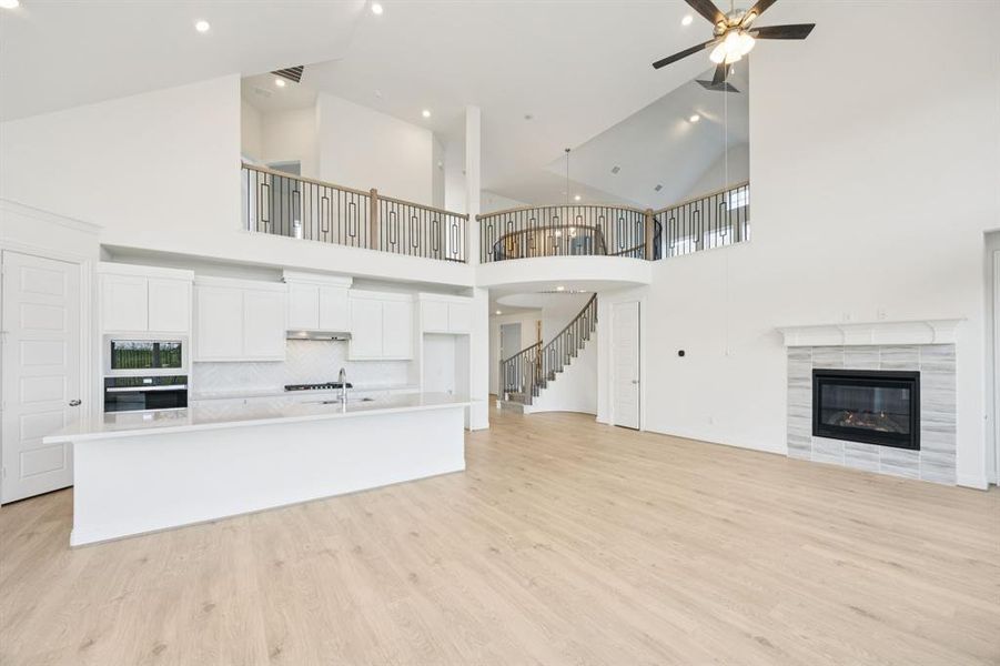 Spacious, unfurnished interior of a new home in Breezy Hill, Rockwall (Image 14). Spacious, unfurnished interior of a new home in Breezy Hill, Rockwall (Image 14).