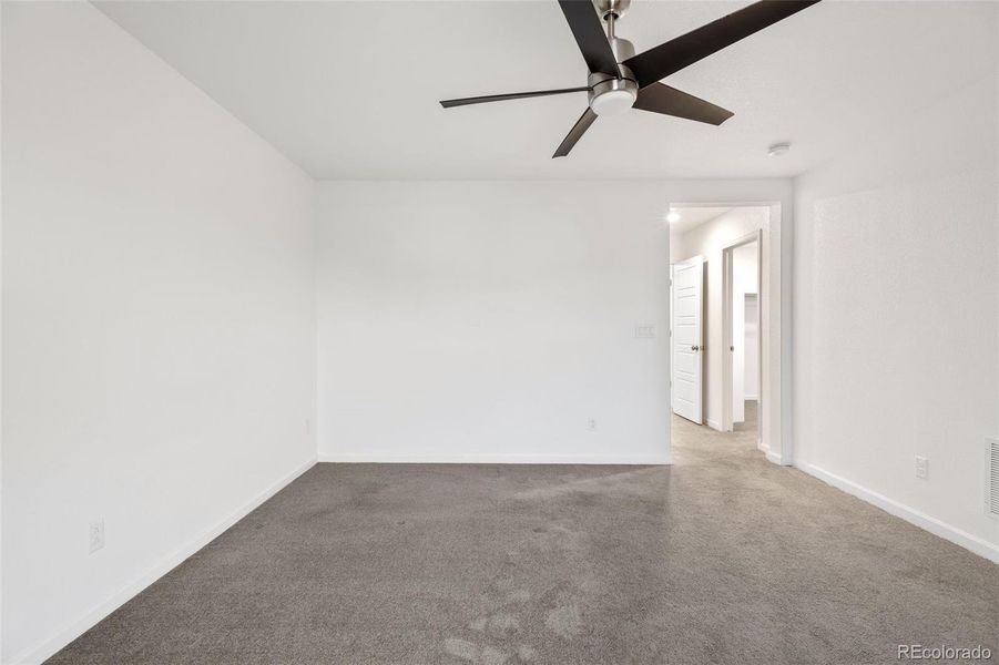 Spacious, unfurnished interior of a new home in The Aurora Highlands Horizon Collection, Aurora (Image 32).