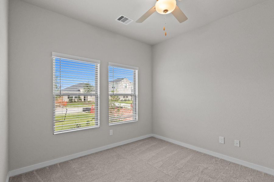 Spacious, unfurnished interior of a new home in Laurel Landing 40', Alvin (Image 20). Spacious, unfurnished interior of a new home in Laurel Landing 40', Alvin (Image 20).