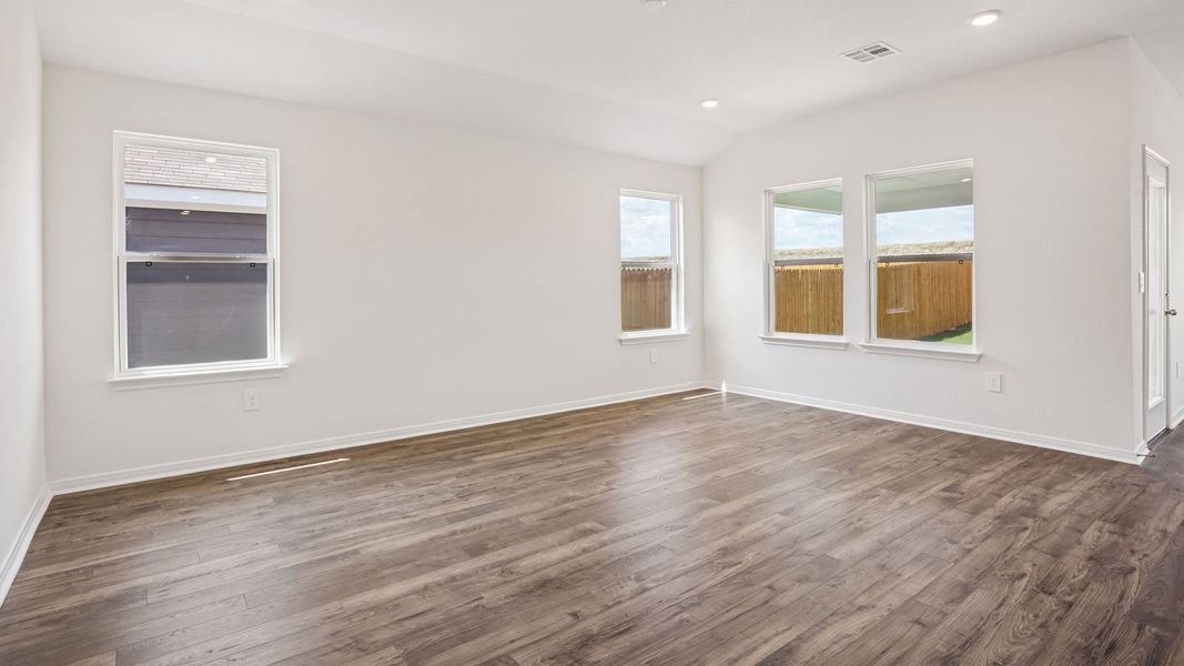 Spacious, unfurnished interior of a new home in Prairie Lakes, Buda (Image 20).