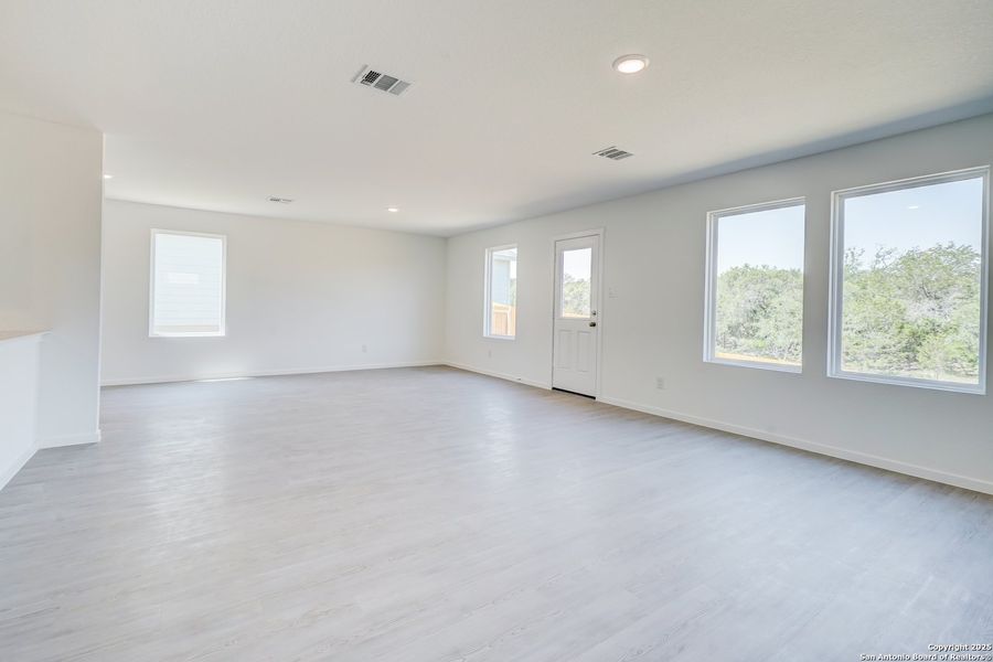 Spacious, unfurnished interior of a new home in , San Antonio (Image 44).