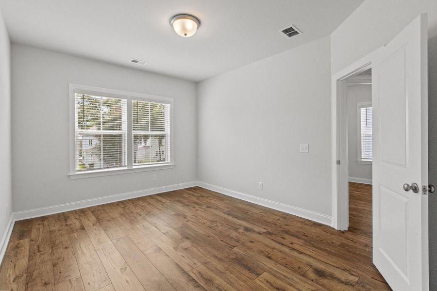Spacious, unfurnished interior of a new home in Oak Bluff, Charleston (Image 34). Spacious, unfurnished interior of a new home in Oak Bluff, Charleston (Image 34).