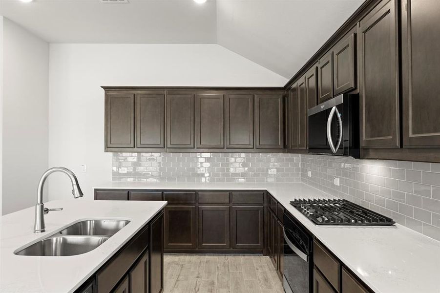 11. 118 Coyote - Kitchen (3) 11. 118 Coyote - Kitchen (3)