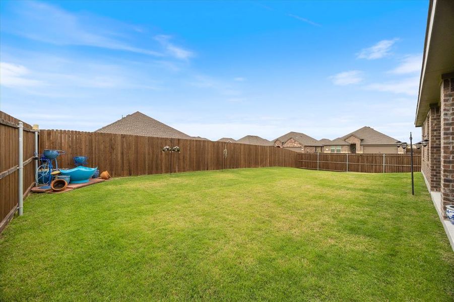 Exterior details and patio area of a home in , Caddo Mills (Image 27).