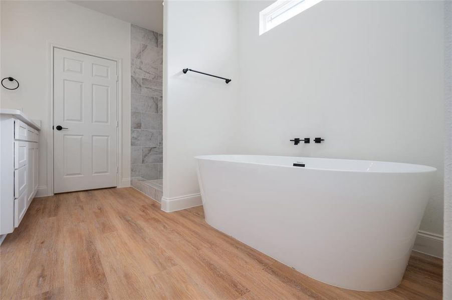 Furnished interior view inside a new home in , Brashear (Image 8).