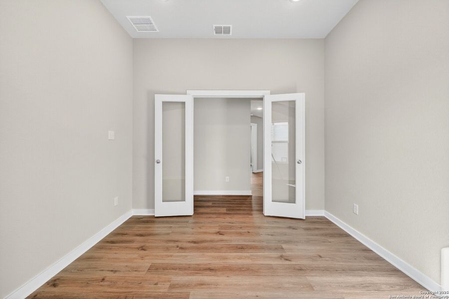 Spacious, unfurnished interior of a new home in Winding Brook, San Antonio (Image 37).