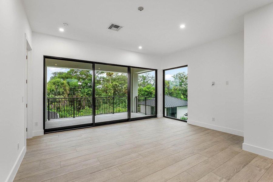 Spacious, unfurnished interior of a new home in , Delray Beach (Image 95).