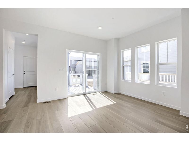Spacious, unfurnished interior of a new home in Timber Lark, Fort Collins (Image 7).