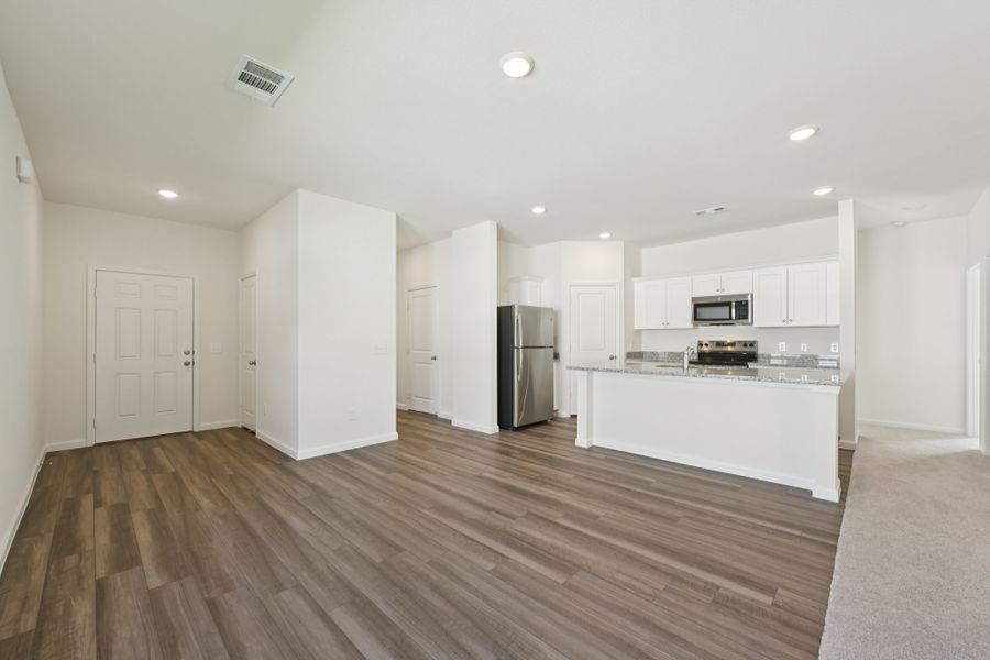 Representative unfurnished interior of a home built from the Glimmer by Starlight Homes in Castlewood South, Taylor (Image 15).