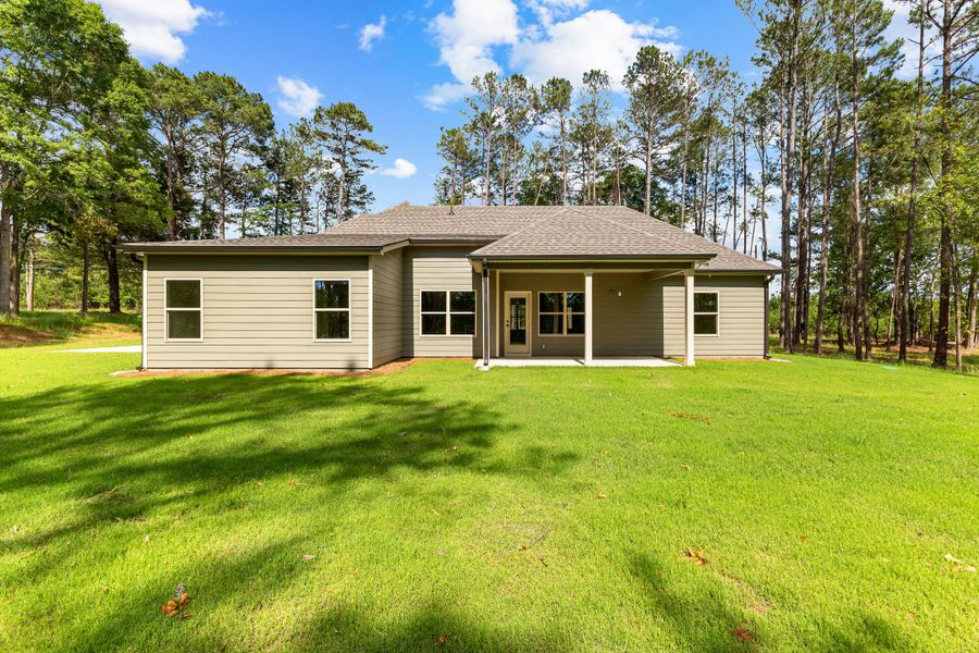 Front exterior of a new home in Golfview, Thomaston, GA, highlighting curb appeal (Image 25).