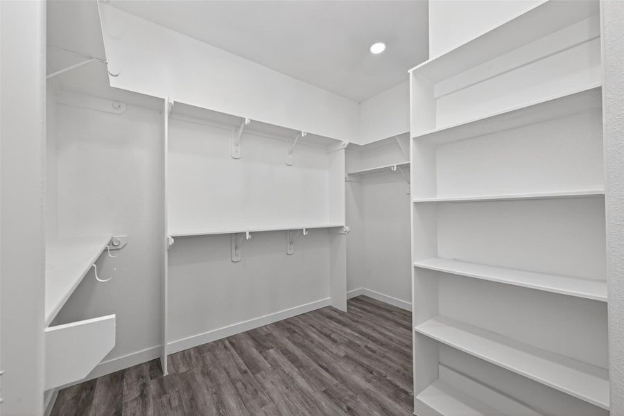 Spacious, unfurnished interior of a new home in , Cleveland (Image 20).