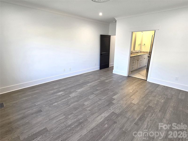 Spacious, unfurnished interior of a new home in , Hickory (Image 20).