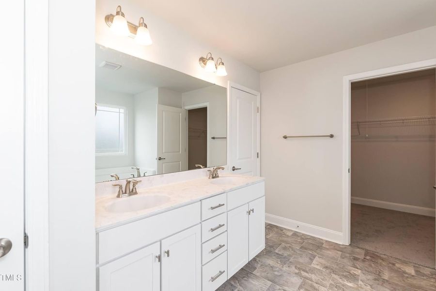 Representative furnished interior of a home built from the 2913 by Adams Homes in Hidden Pines, Cameron (Image 9).