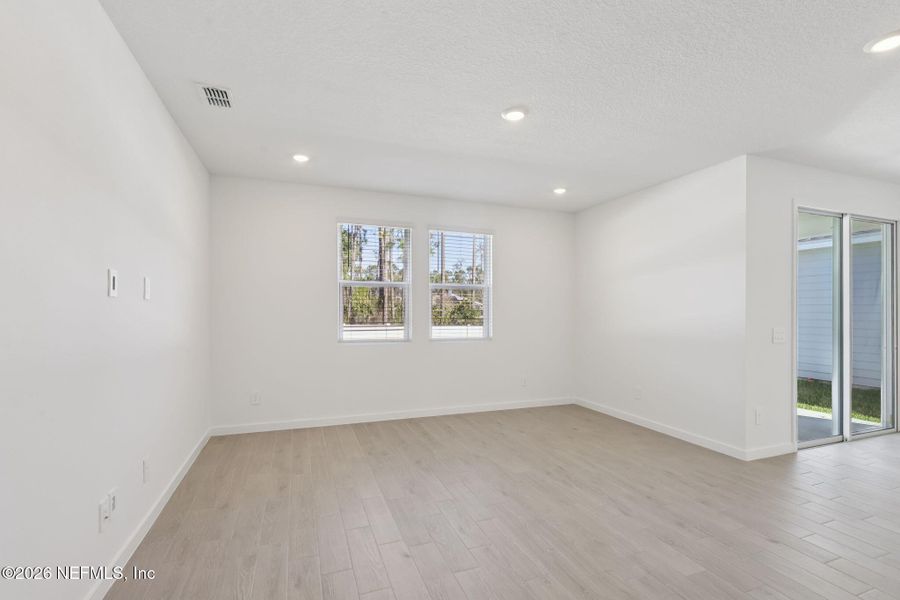 Spacious, unfurnished interior of a new home in Flagler Village - Signature Series, Palm Coast (Image 29).