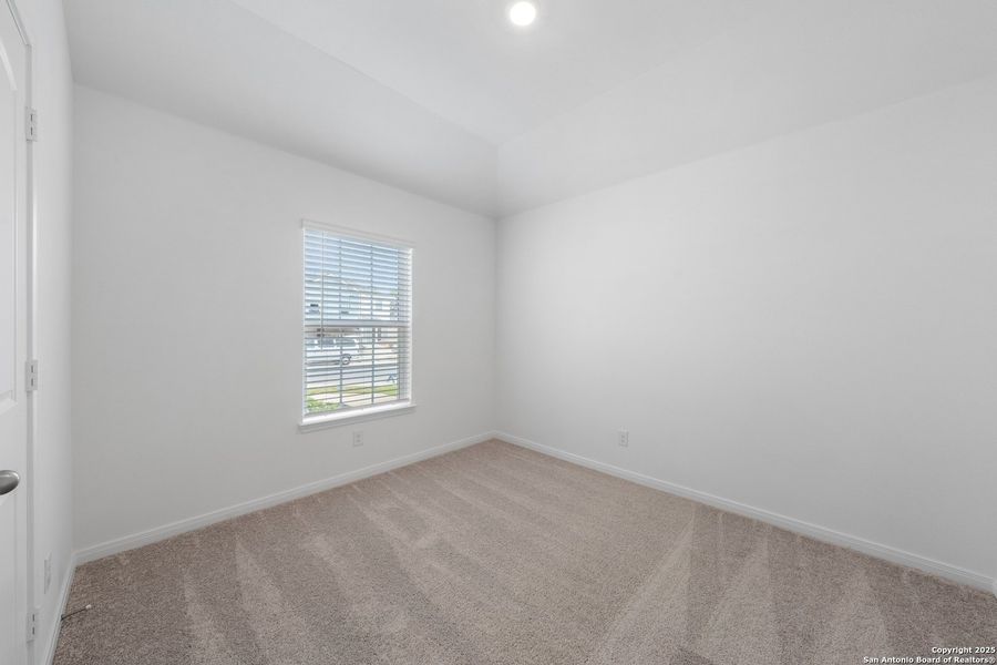 Spacious, unfurnished interior of a new home in Preserve at Medina, Von Ormy (Image 9).