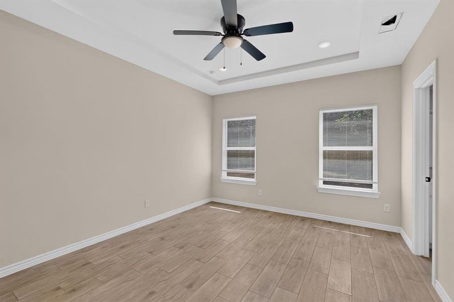 Spacious, unfurnished interior of a new home in , Gainesville (Image 20).