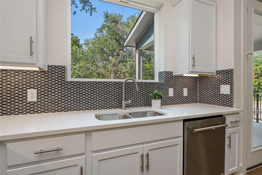 Connecting with the natural world while doing dishes? yes, please.