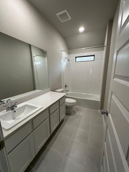 234 Gullivers Guest bath