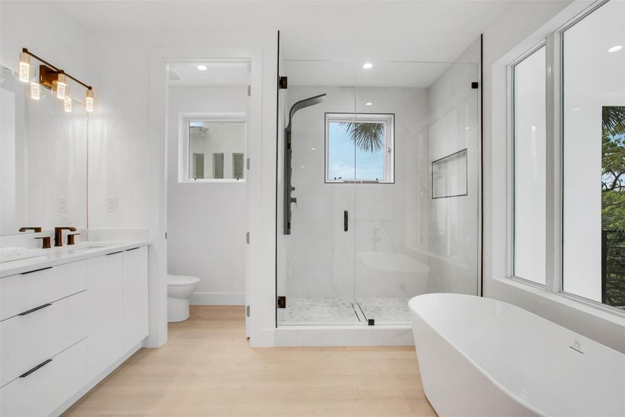 Furnished interior view inside a new home in , Fort Lauderdale (Image 14).