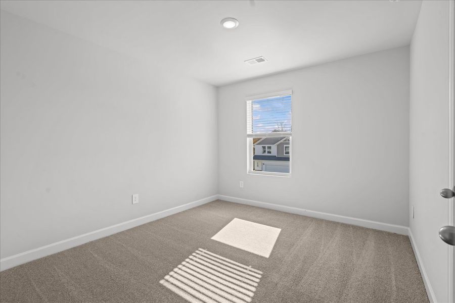 Spacious, unfurnished interior of a new home in Creek Ridge - Heritage Collection, Spartanburg (Image 18).