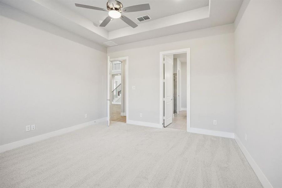 Spacious, unfurnished interior of a new home in Dove Hollow, Waxahachie (Image 30). Spacious, unfurnished interior of a new home in Dove Hollow, Waxahachie (Image 30).