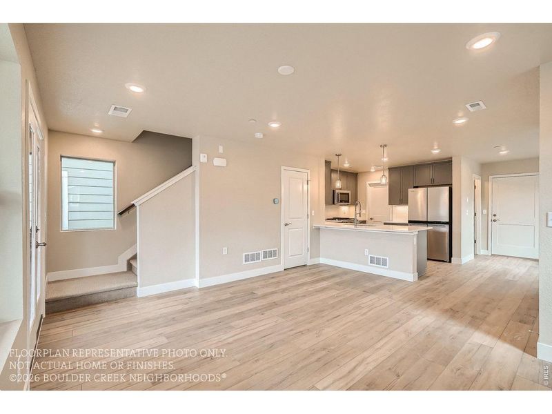 Spacious, unfurnished interior of a new home in , Boulder (Image 15).