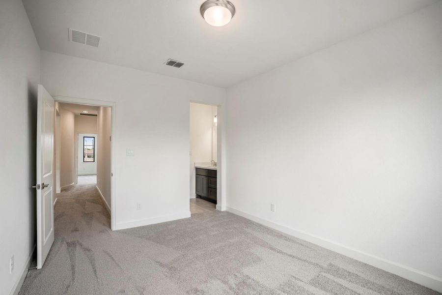 Spacious, unfurnished interior of a new home in Fulbrook on Fulshear Creek, Fulshear (Image 30).