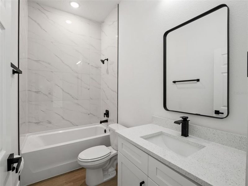 Furnished interior view inside a new home in , Ocklawaha (Image 8).