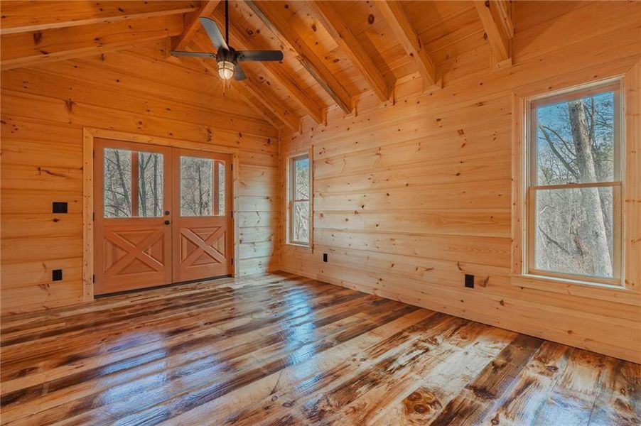 Spacious, unfurnished interior of a new home in , Ellijay (Image 7).