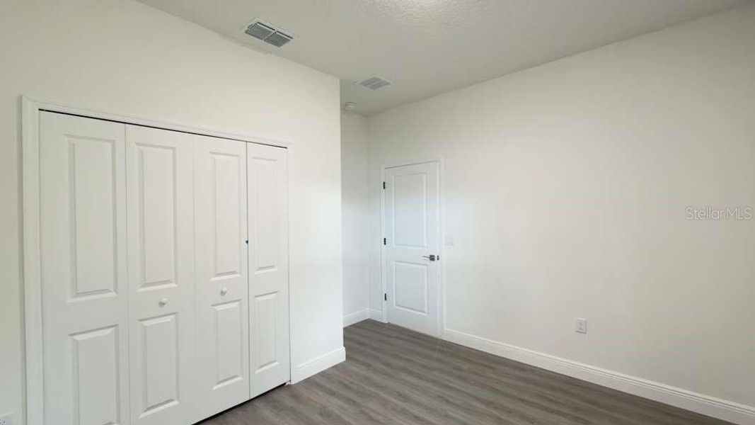Spacious, unfurnished interior of a new home in , Citrus Springs (Image 19).