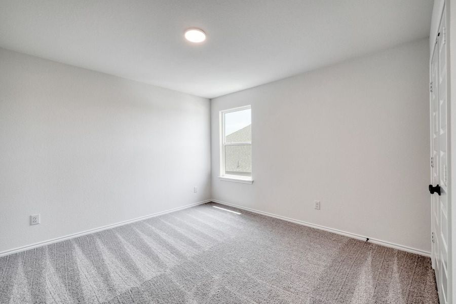 Spacious, unfurnished interior of a new home in Overlook Ranch, Georgetown (Image 26).