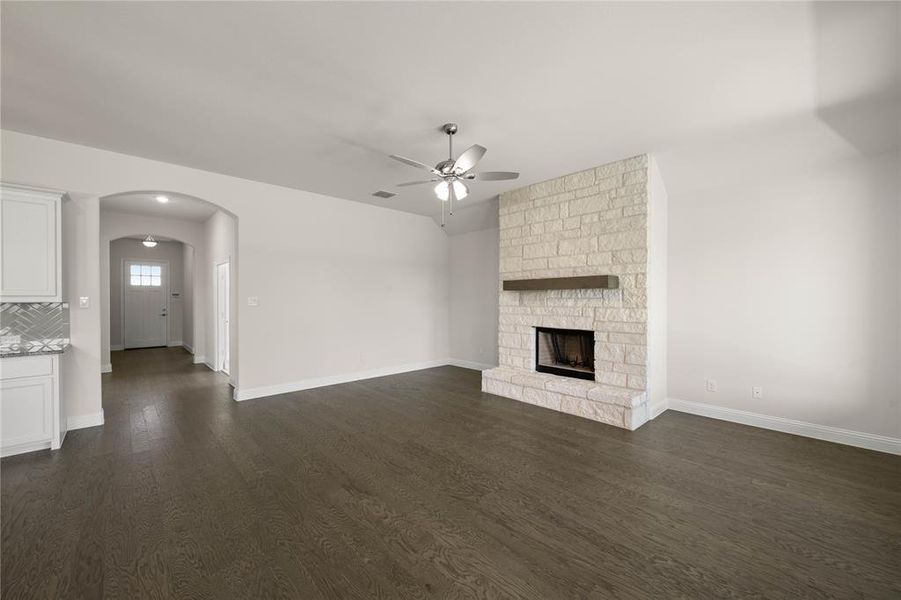 709 Seahawk- Living Room-1 709 Seahawk- Living Room-1