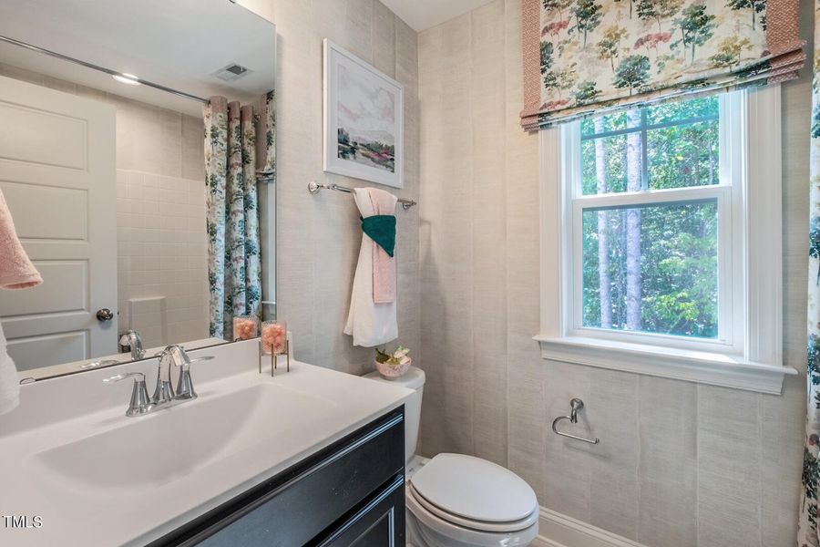 16 The Galloway By HHHunt Homes Bathroom