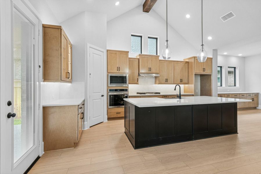 Furnished interior view inside a new home in Sienna 65' Homesites, Missouri City (Image 12).