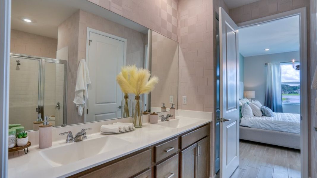 Larkspur owner's suite bathroom