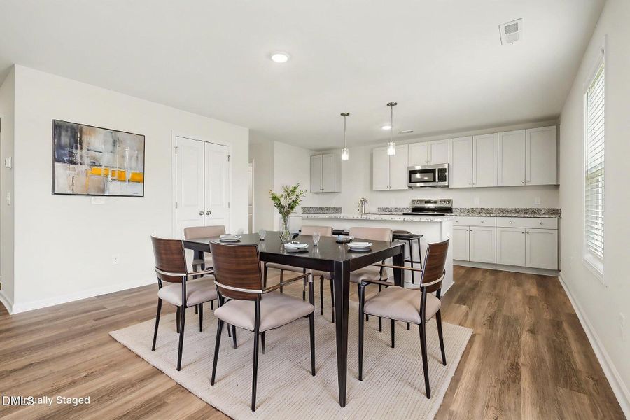 013_img_4992_-_dinning_rm_703