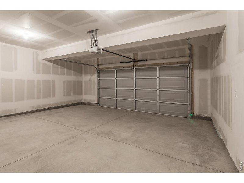 Spacious, unfurnished interior of a new home in , Timnath (Image 29).