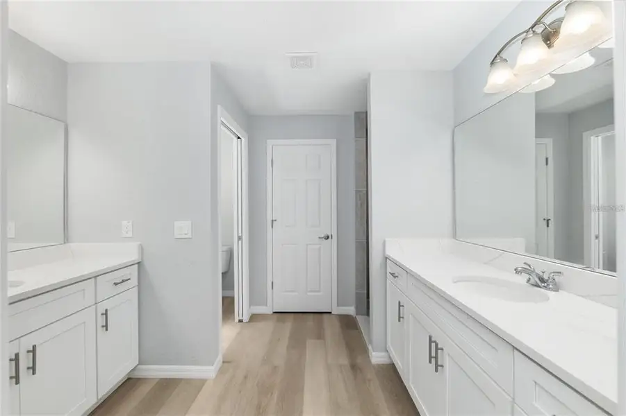 Furnished interior view inside a new home in , Dunnellon (Image 5).