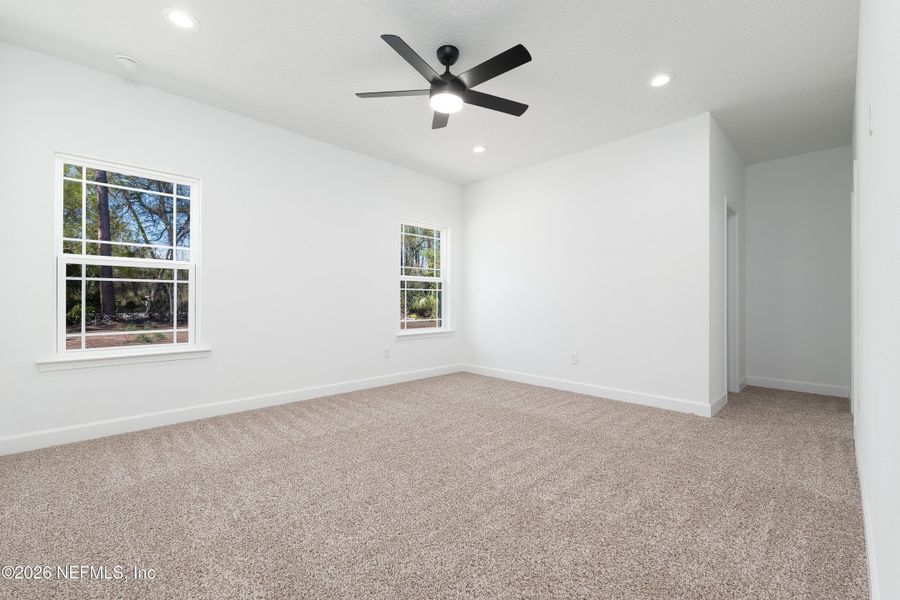 Spacious, unfurnished interior of a new home in , Palatka (Image 20).