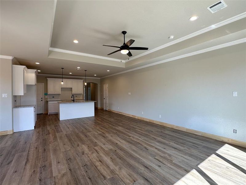 Spacious, unfurnished interior of a new home in , Cleburne (Image 11).