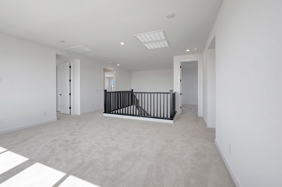 Spacious, unfurnished interior of a new home in Soleo, San Tan Valley (Image 32).