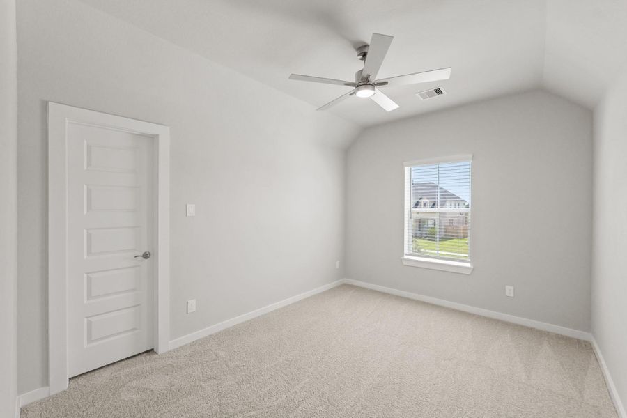 Spacious, unfurnished interior of a new home in Briarwood Crossing, Rosenberg (Image 33).