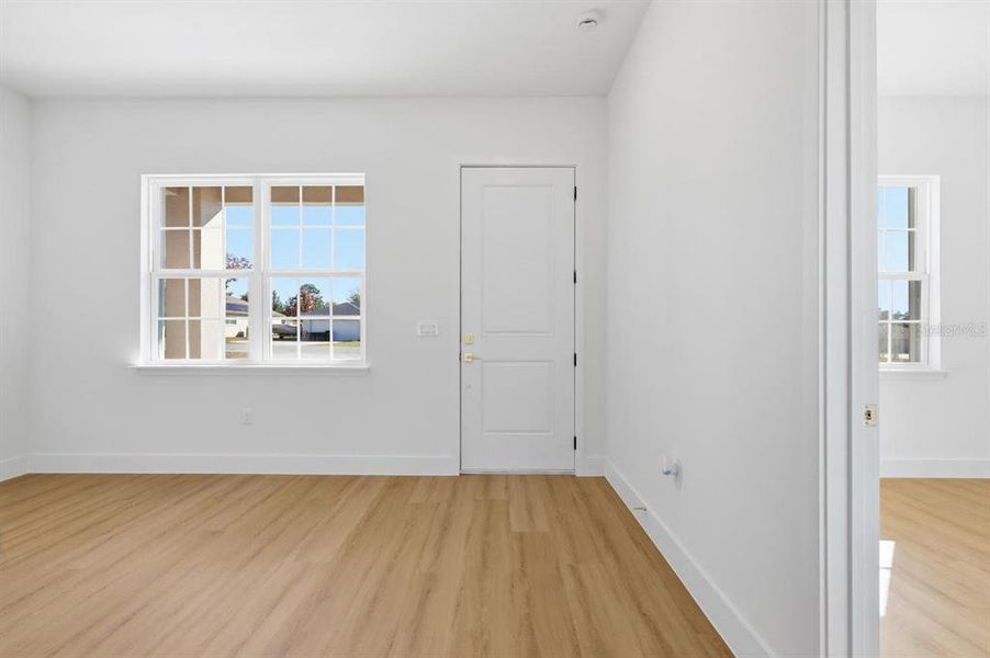 Spacious, unfurnished interior of a new home in , Ocala (Image 21).