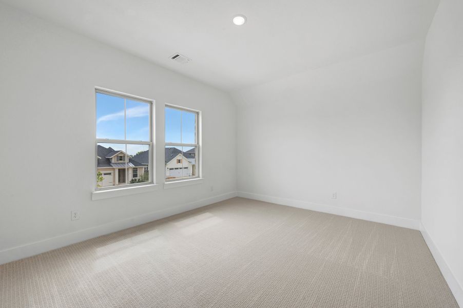 Spacious, unfurnished interior of a new home in Treeline, Justin (Image 27).