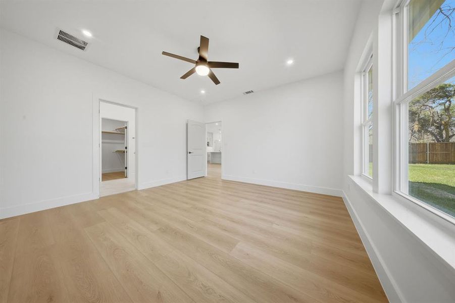 Spacious, unfurnished interior of a new home in , Seagoville (Image 28).