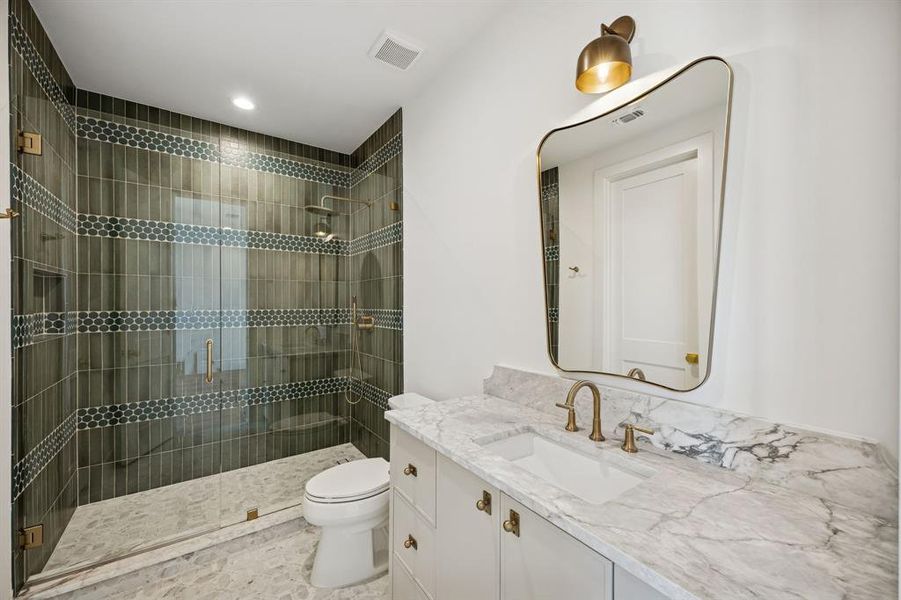 Furnished interior view inside a new home in , Dallas (Image 10).