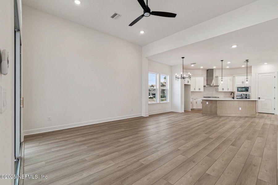 Spacious, unfurnished interior of a new home in Crosswinds 40’, Ponte Vedra (Image 13).