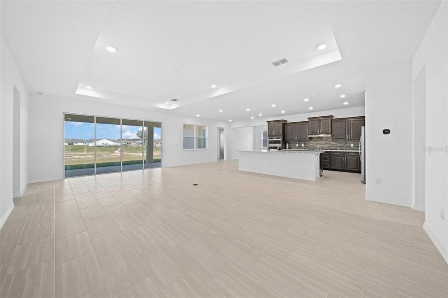 Spacious, unfurnished interior of a new home in , Ocala (Image 28).