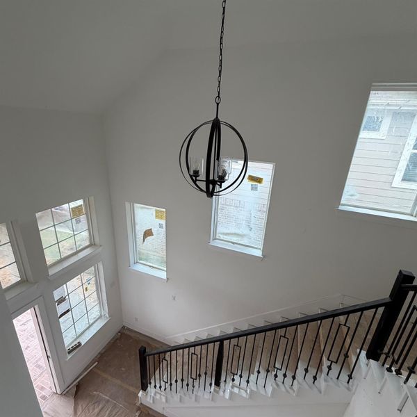 Spacious, unfurnished interior of a new home in Wood Leaf Reserve, Tomball (Image 4).