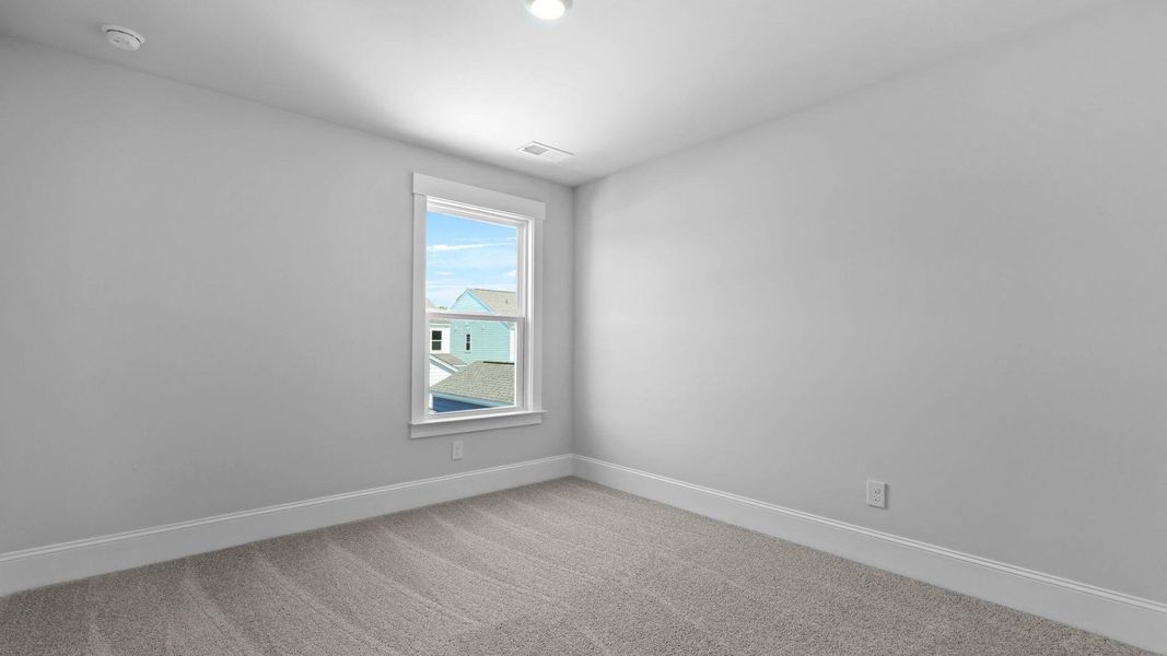 Spacious, unfurnished interior of a new home in Sheep Island, Summerville (Image 24).